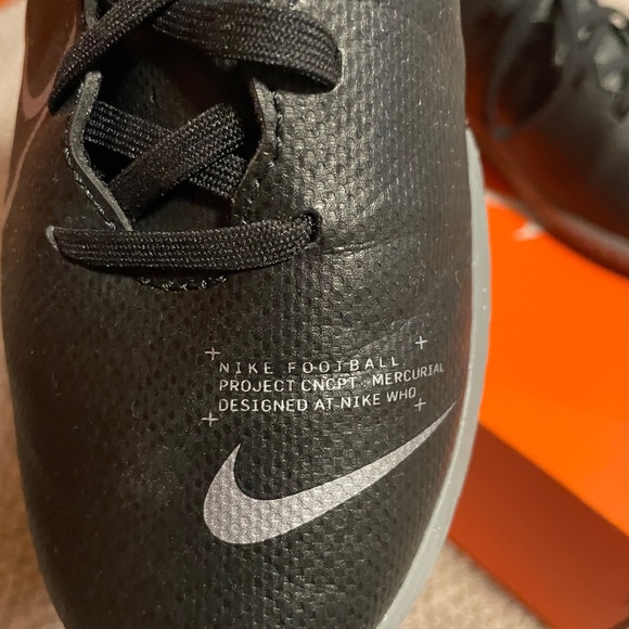 Nike Vapor 13 Club IC Men's Black Futsal Shoes - Picture 2 of 8